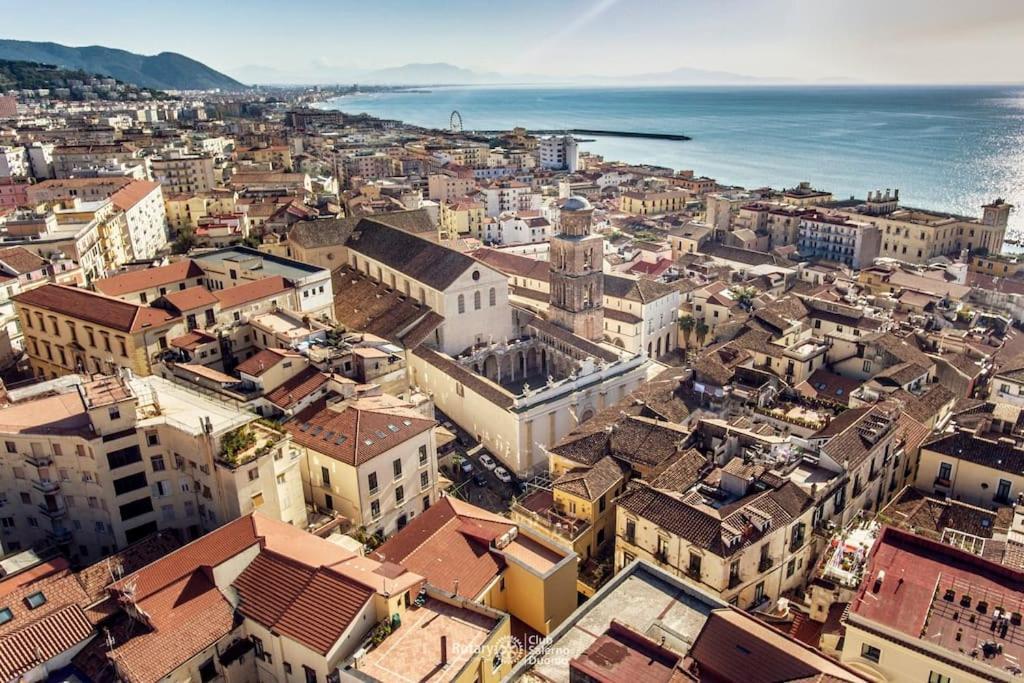 Nizza Apartment In Centro Salerno Luaran gambar