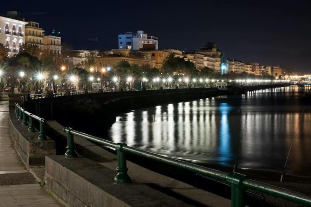 Nizza Apartment In Centro Salerno Luaran gambar