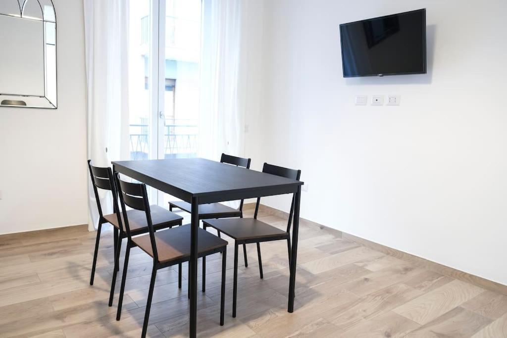 Nizza Apartment In Centro Salerno Luaran gambar